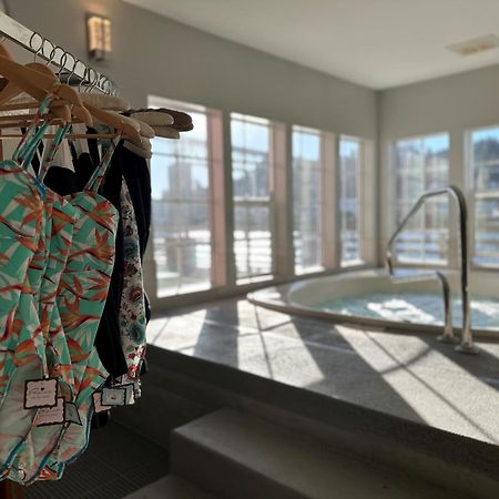 Cannery Pier Hotel & Spa Астория Екстериор снимка