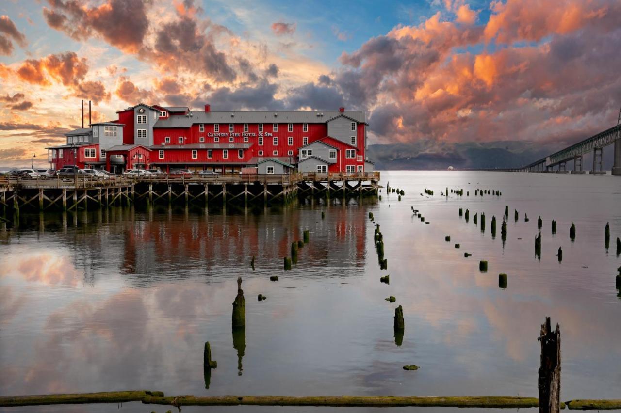 Cannery Pier Hotel & Spa Астория Екстериор снимка