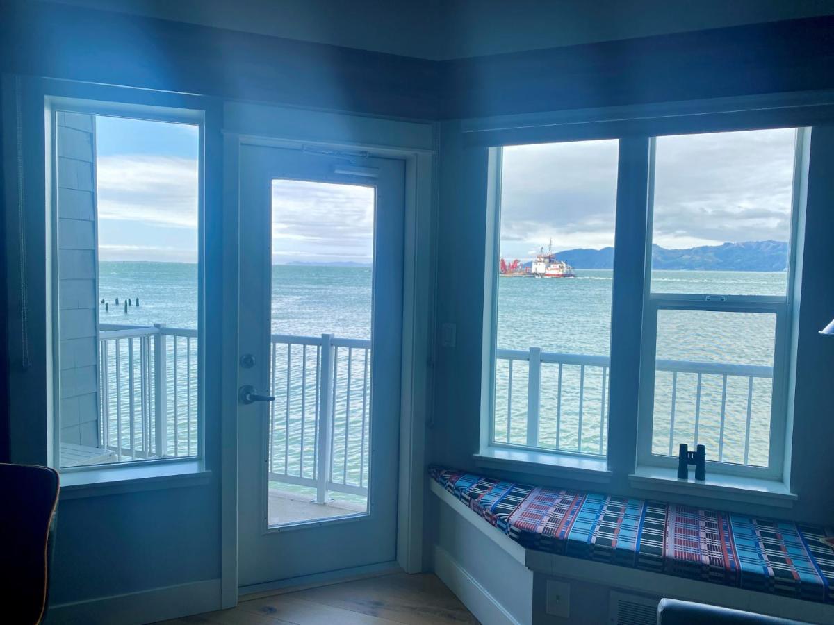 Cannery Pier Hotel & Spa Астория Екстериор снимка
