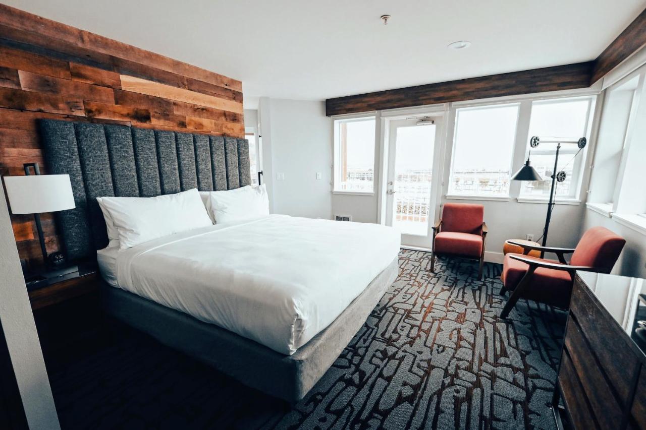 Cannery Pier Hotel & Spa Астория Екстериор снимка