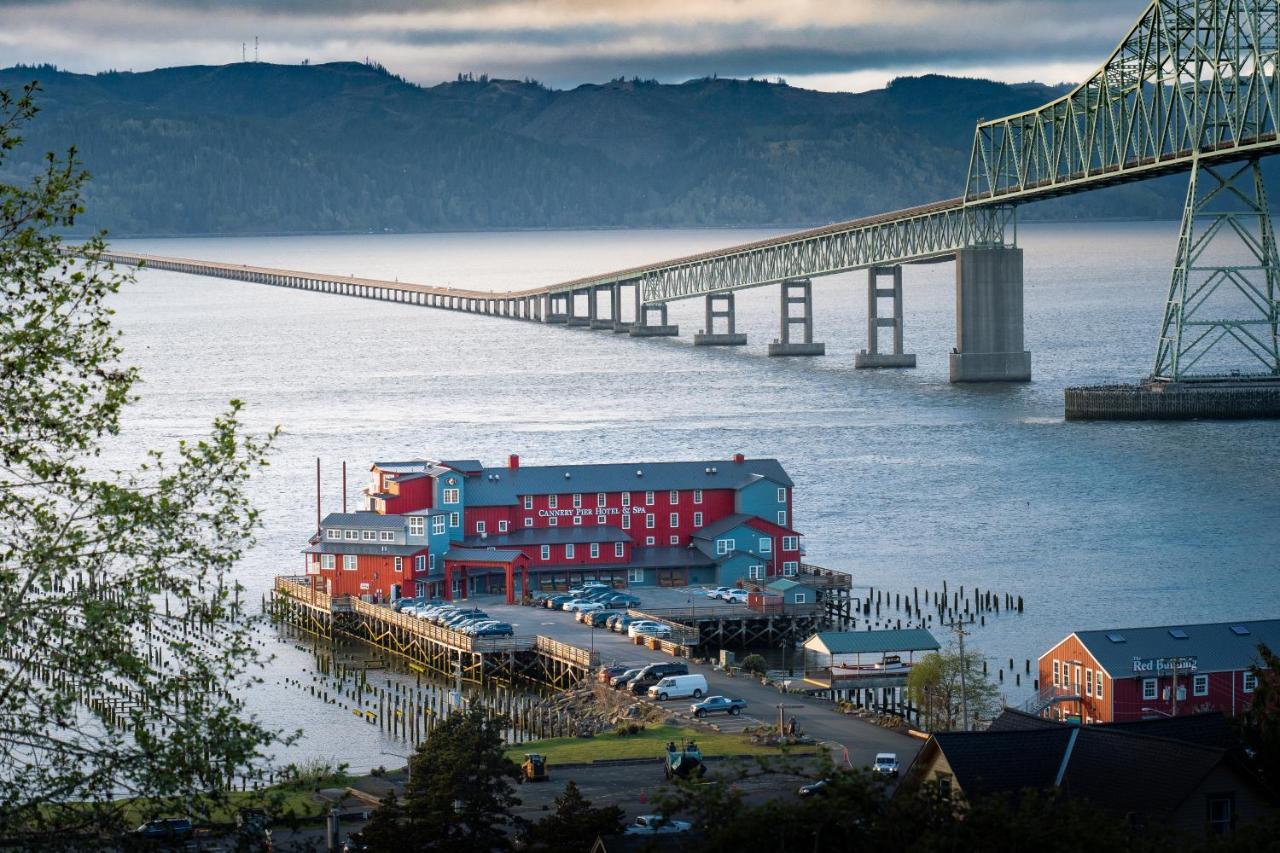 Cannery Pier Hotel & Spa Астория Екстериор снимка