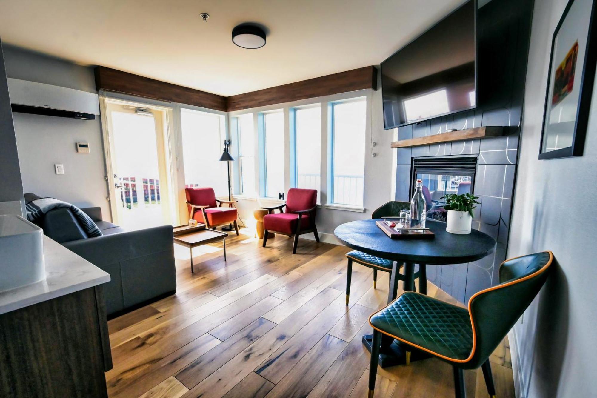 Cannery Pier Hotel & Spa Астория Стая снимка